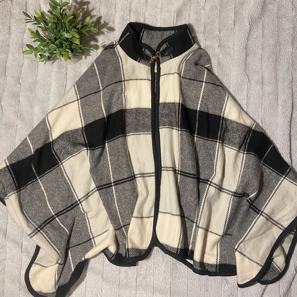 Cleo Plaid Cape